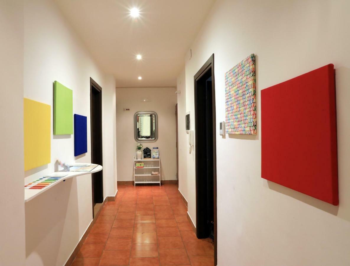 Primo Piano Guesthouse - Bari Policlinico Bagian luar foto